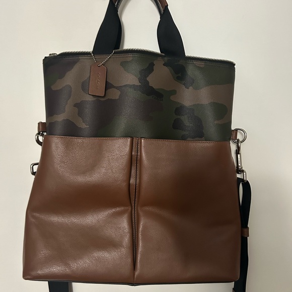 Coach Charles fold over leather bag - Picture 2 of 13